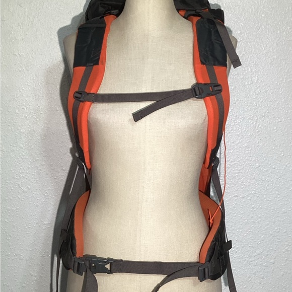 Bergman’s Men's Black and Orange Backpack - Picture 9 of 11